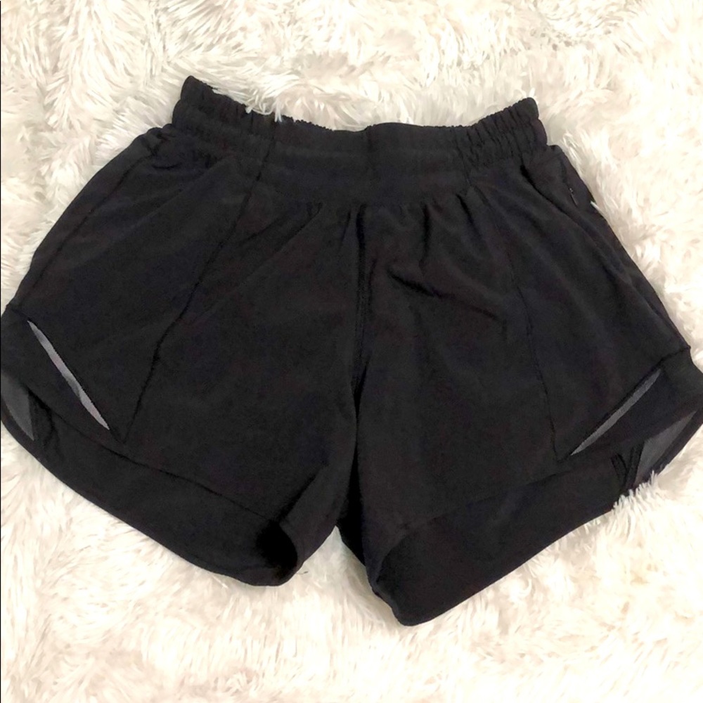4 in’ black lululemon shorts hotty hot short